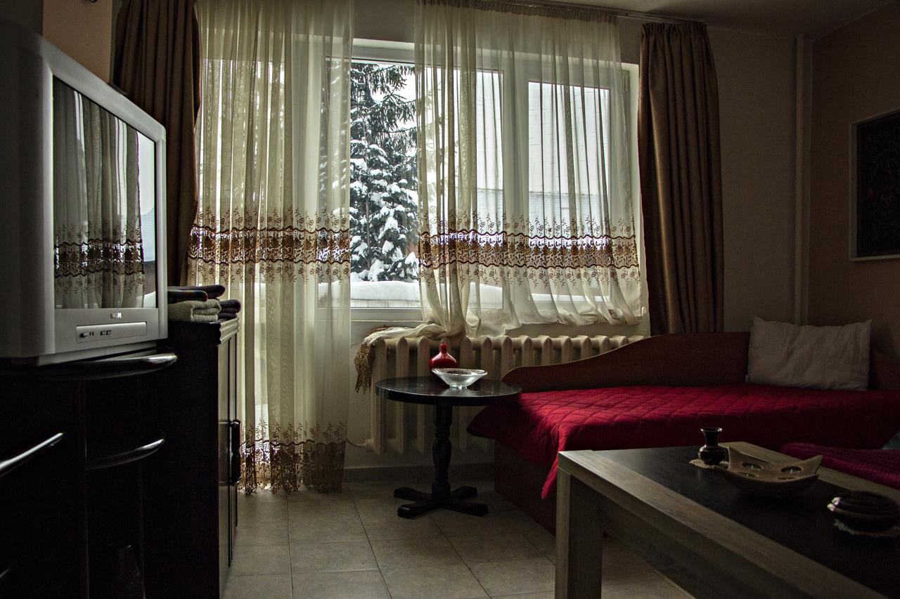 Libera Hostal *