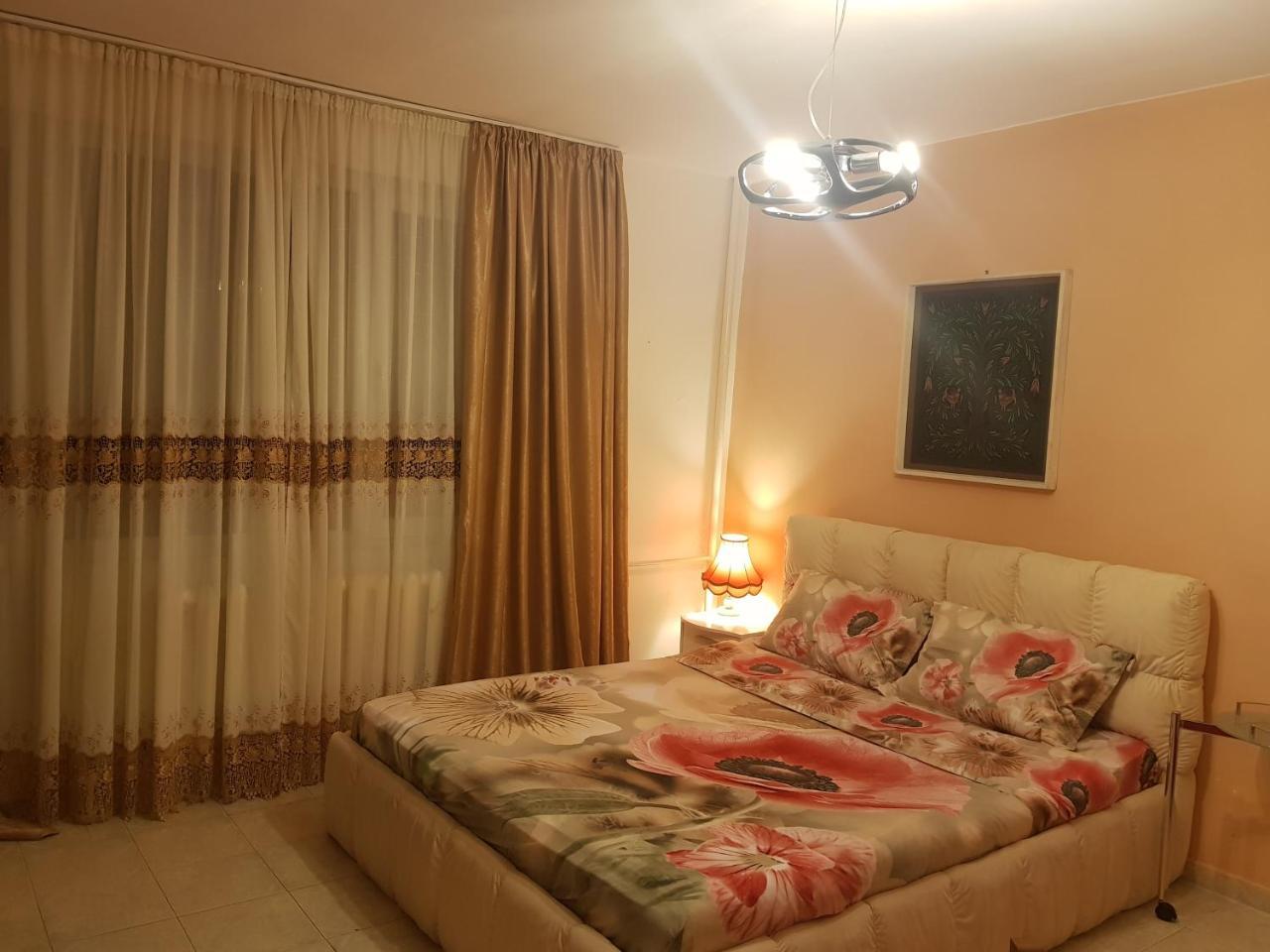 Libera Hostal *